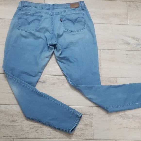 Levi's Women's Sky Blue Slim Jeans. Low Rise - Picture 1 of 4
